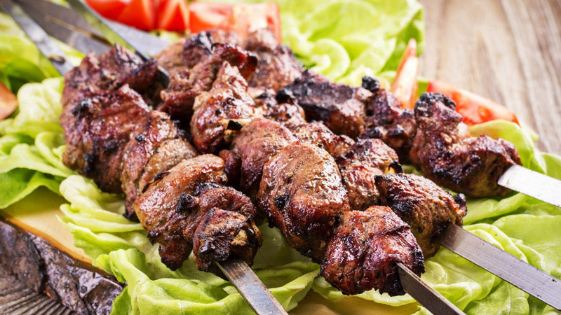 Какой отдых в мае без сочного горячего шашлыка Отдых в мае Алушта Крым